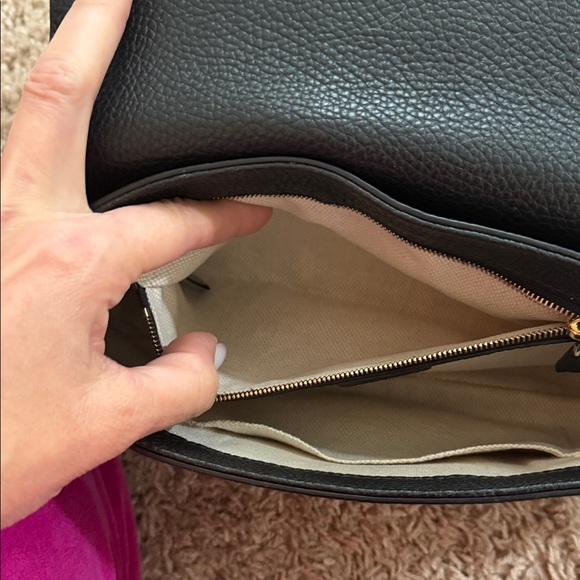 Gucci Black Pebbled Leather Crossbody Bag - Picture 4 of 6